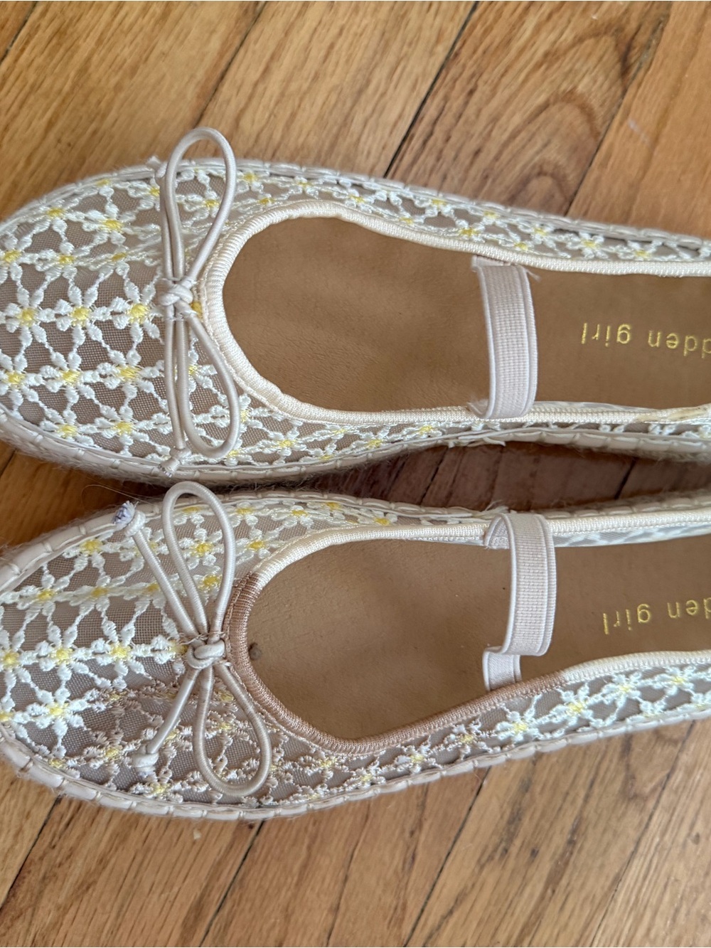 NWT Madden Girl Cream Floral Mesh Ballet Flats with Bow Size 6.5